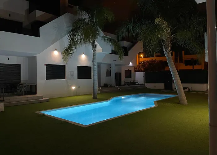 Modern Apartment With Pool Area