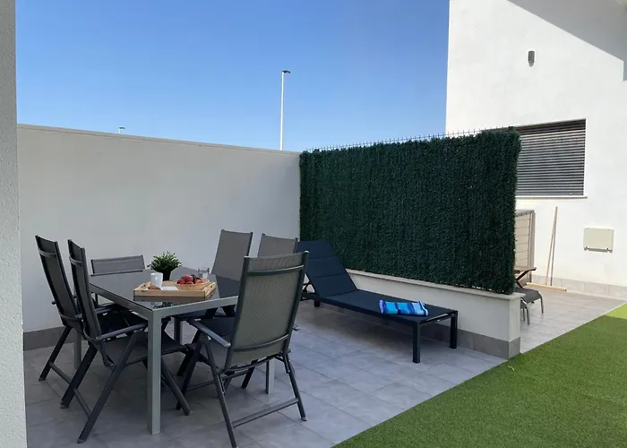 Modern Apartment With Pool Area
