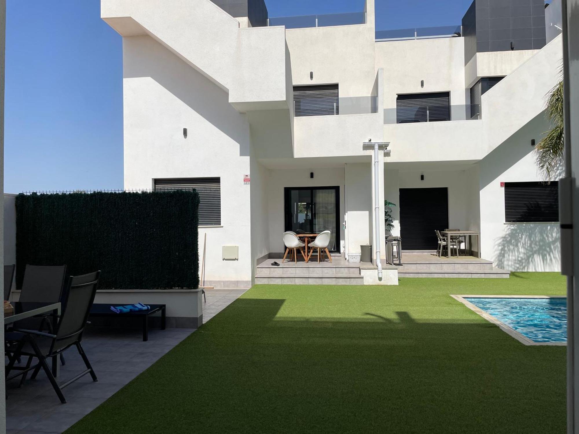 Apartment Modern With Pool Area *
